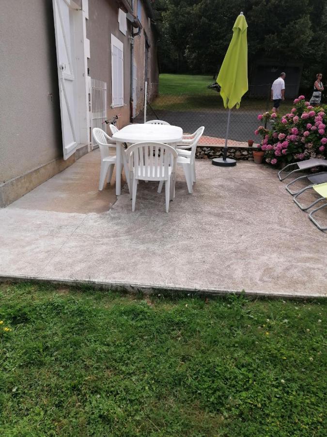 Gite En Brenne Les Chenes Merigny Bagian luar foto